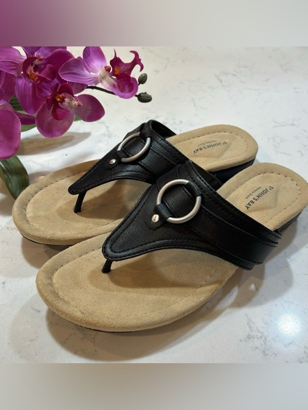 St. John’s Bay Zander T-Strap Flat Sandals Size 6